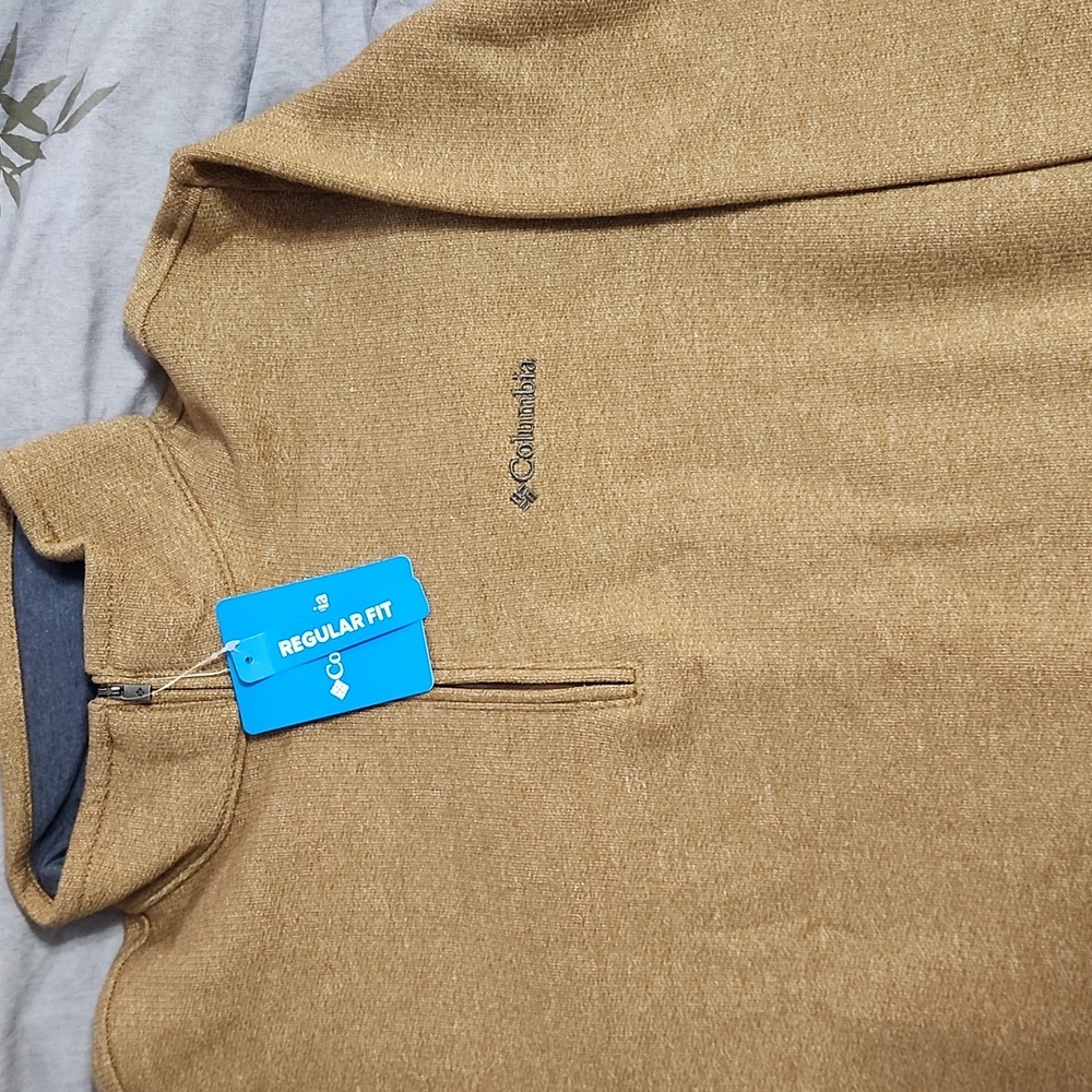 New Columbia Sweater - Picture 1 of 3